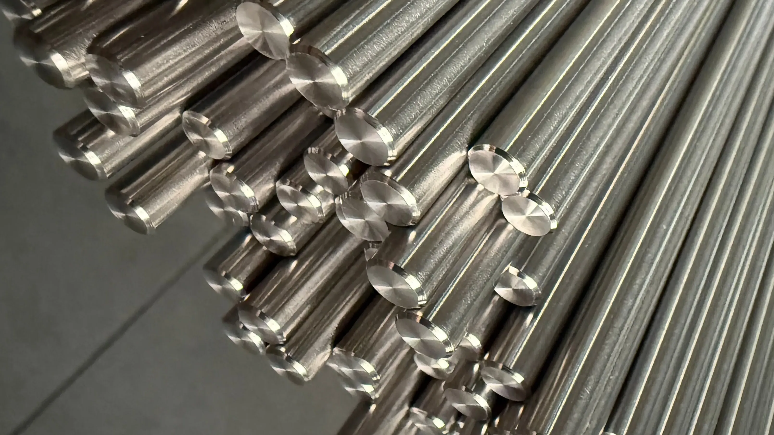 ASTM F138 Vs ASTM F139: Key Differences for Surgical Implant Stainless Steel Buyers